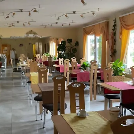 Hotel Merkur Garni Sarstedt Exterior photo