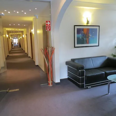 Hotel Merkur Garni Sarstedt Exterior photo